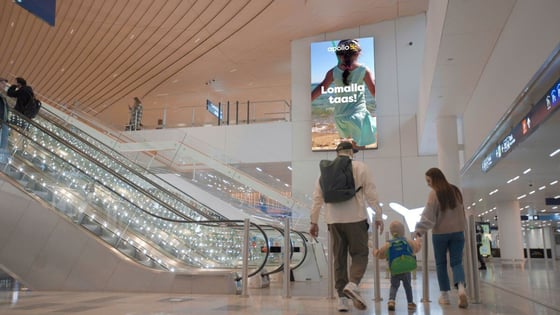 https://info.clearchannel.fi/hubfs/Airport-departures-wall.jpg