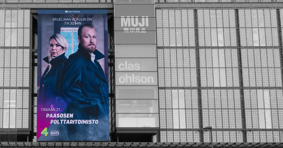 NELONEN MEDIA SURPRISED PASSERS-BY WITH A DYNAMIC CAMPAIGN