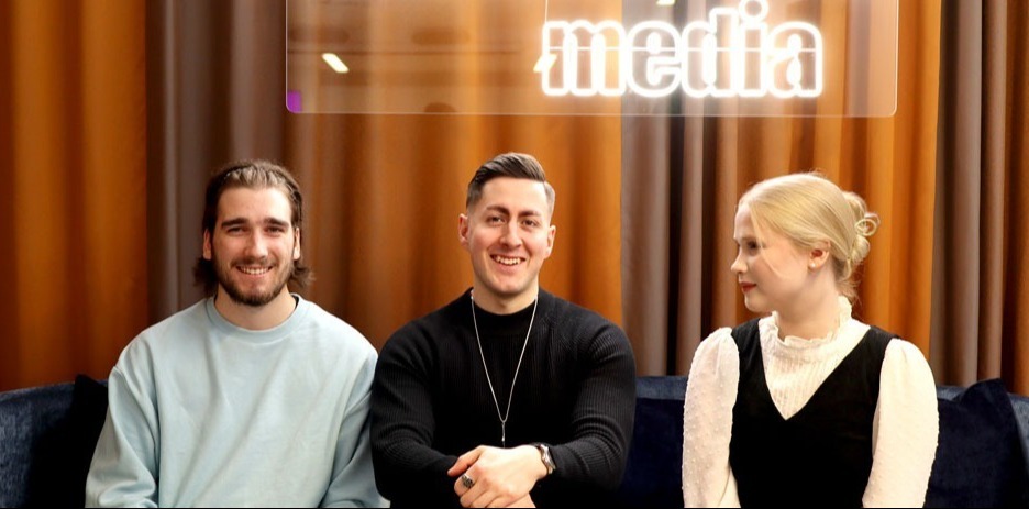 Kevään 2023 harjoittelijakolmikon kokemukset Bauer Media Groupilla