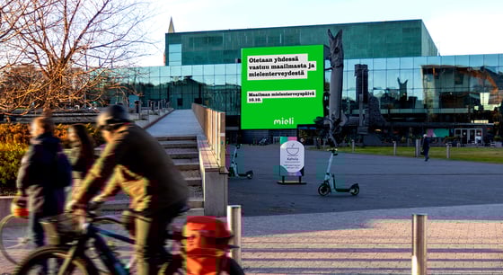 https://info.clearchannel.fi/hubfs/Kansiot/Tsekatut%20k%C3%A4yt%C3%B6ss%C3%A4/Mieli%20ry%20ulkomainos.jpg