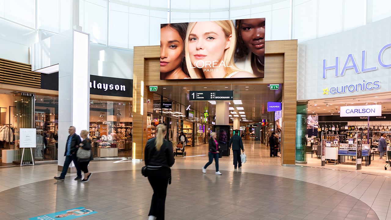 Digitaalinen mainos - Shopping Wall Jumbo - LOréal
