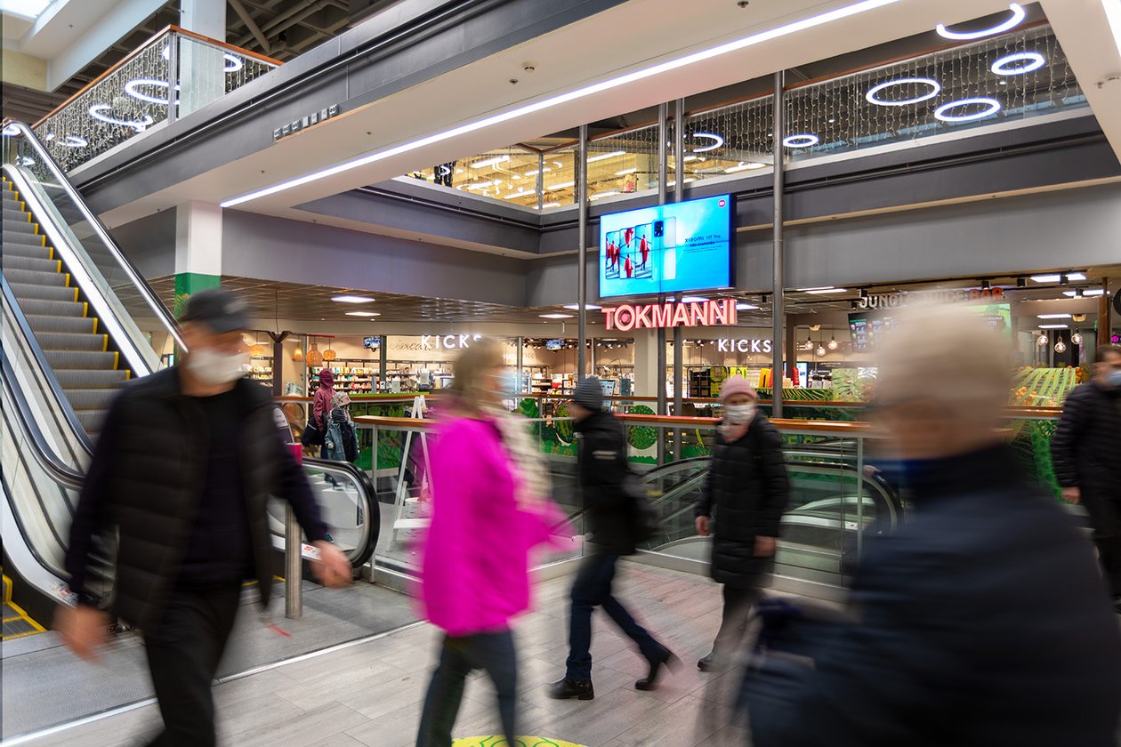 Shopping Wall - Trio (horizontal, indoor)