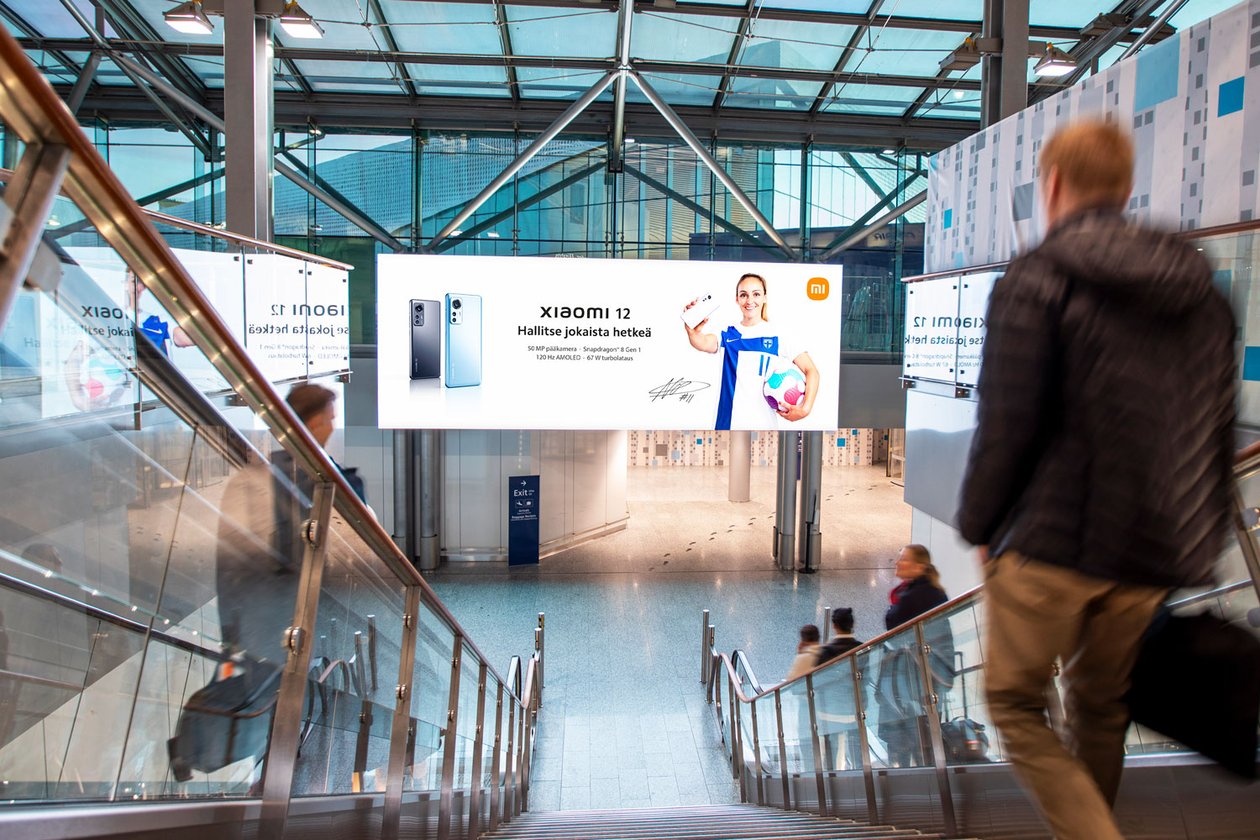 Plaza Arrivals Wall